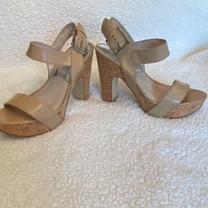 MICHAEL Michael Kors Platform sandal 7 1/2 M